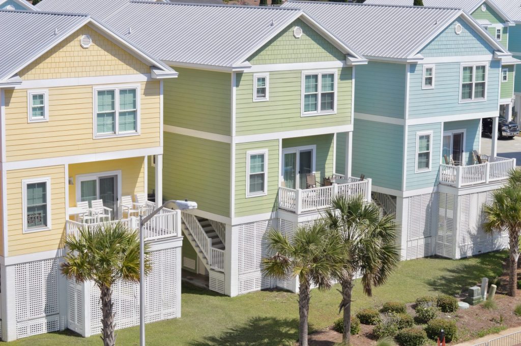 Pastel condos for rent along the beach | Winter-Dent Pastel condos for rent along the beach